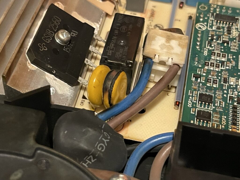 F47 kapotte condensator